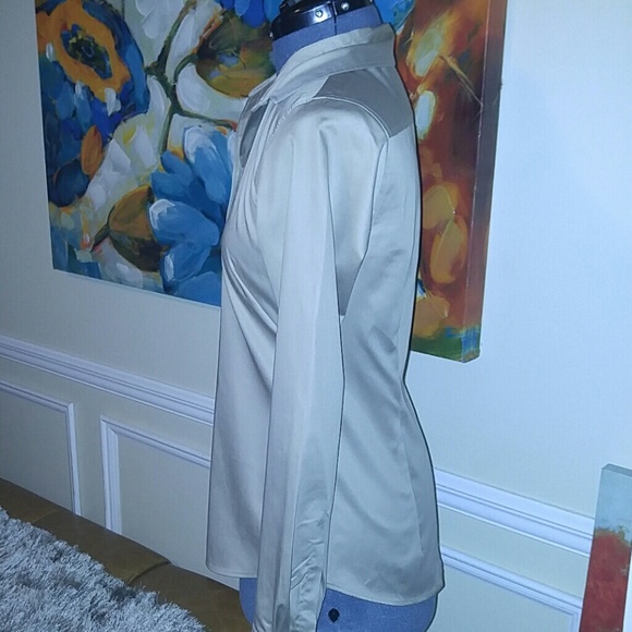 Banana Republic stretch tan, button down - Picture 2 of 4